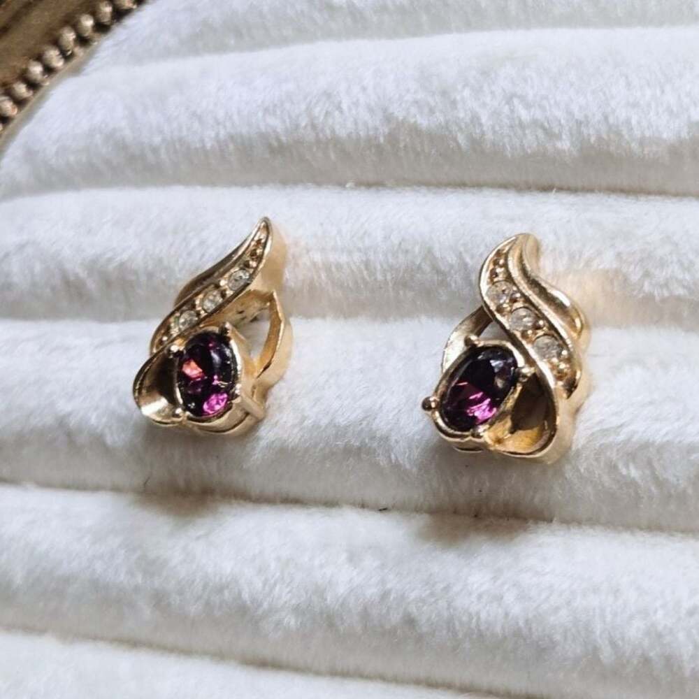 Vintage Avon Purple Amethyst  Rhinestone Deco Stud Earrings